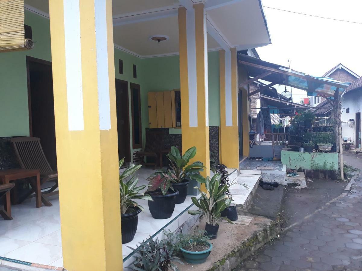 Ijen Mansjestic B&B Tamansuruh Buitenkant foto
